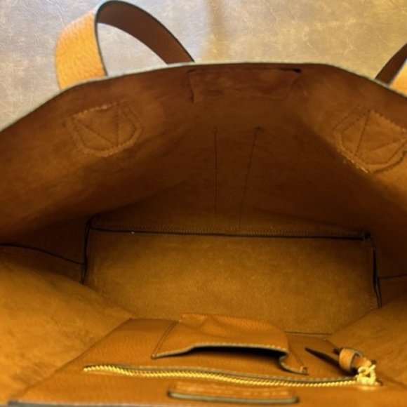 Steve Madden Tote Bag - Picture 5 of 6